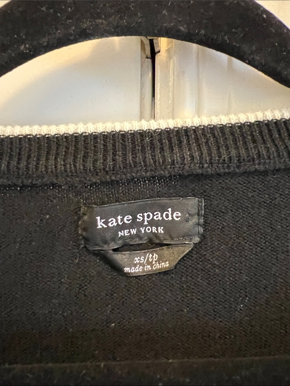 kate spade Black Sweater with White Heart Motif Crewneck size X Small - Picture 2 of 5